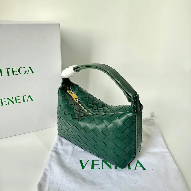 All categories Official website "Brand Women's Bags" Women's Bags 💙 BV 2026 new BV portable shoulder bag